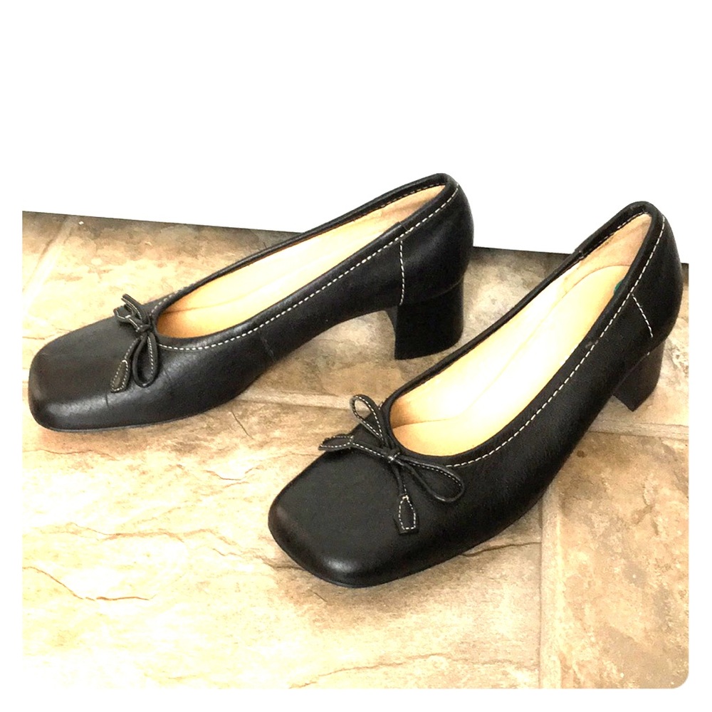 Leather Black Thick Sole Pump - Picture 8 of 12